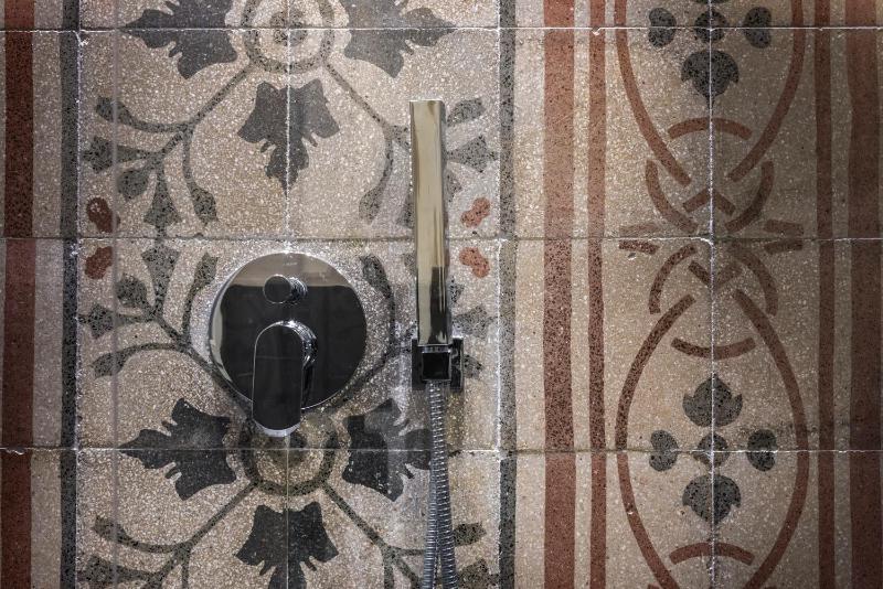  Economy Studio image 3