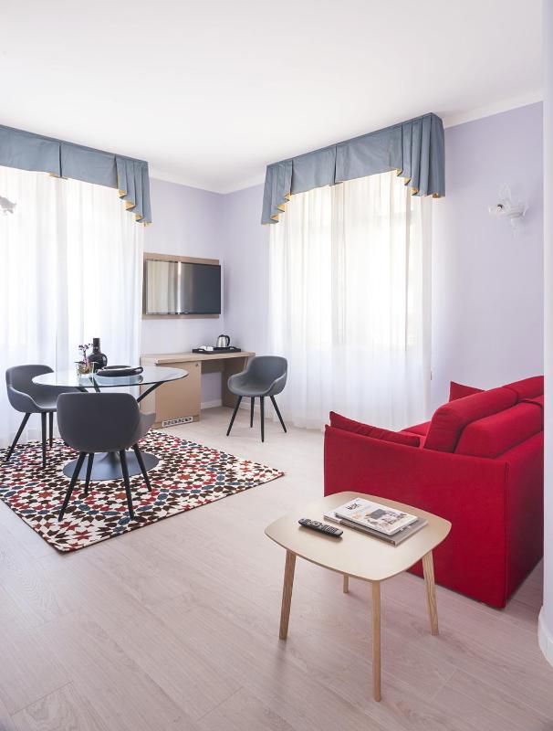 Superior Suite image 4