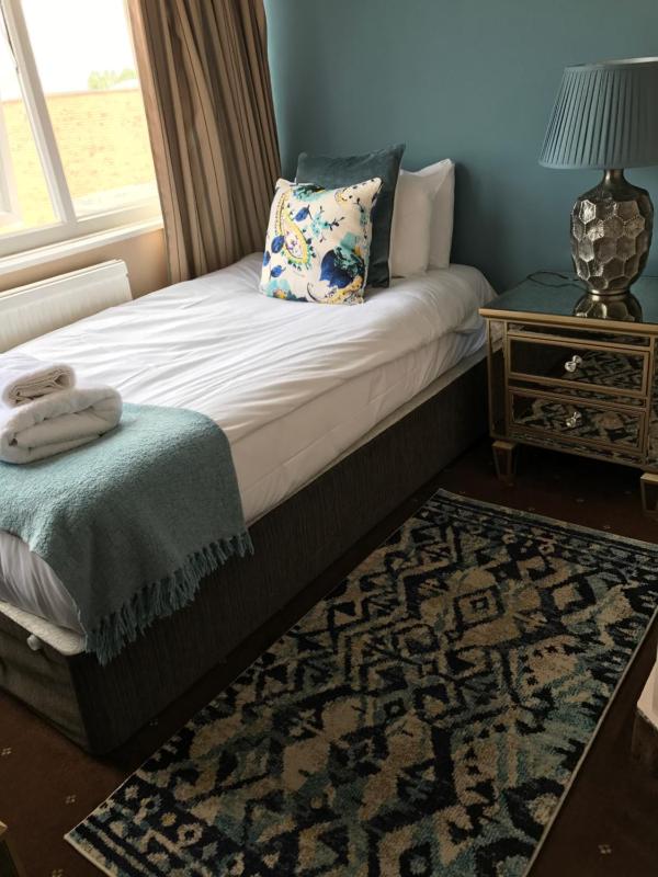 Single Room image 2