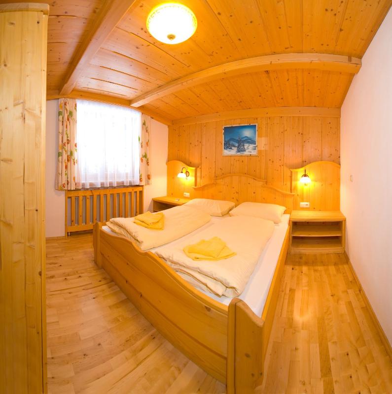 Double Room image 3