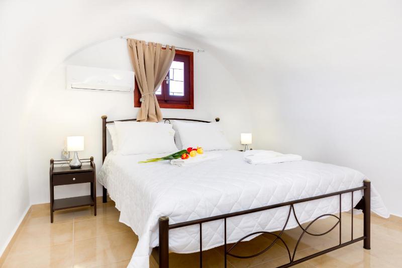 Superior Two-Bedroom Apartment with Sea View - Split Level image 1