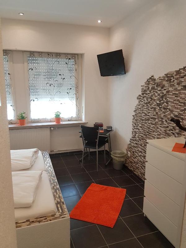 Double Room image 4