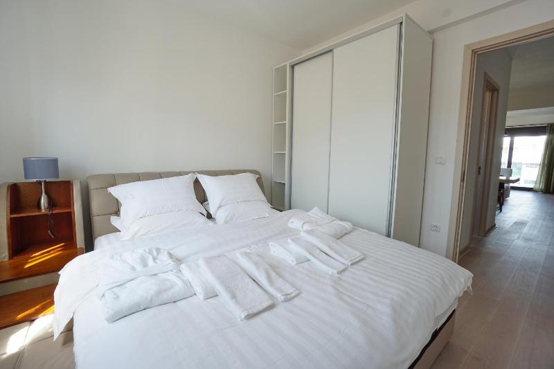 Budva Bay Breeze Apartments - image 9