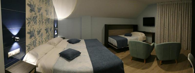 Deluxe Suite image 2
