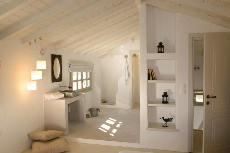 Three-Bedroom Villa image 3