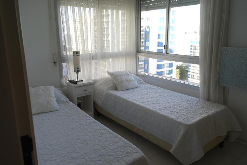 Torre Long Beach - image 32