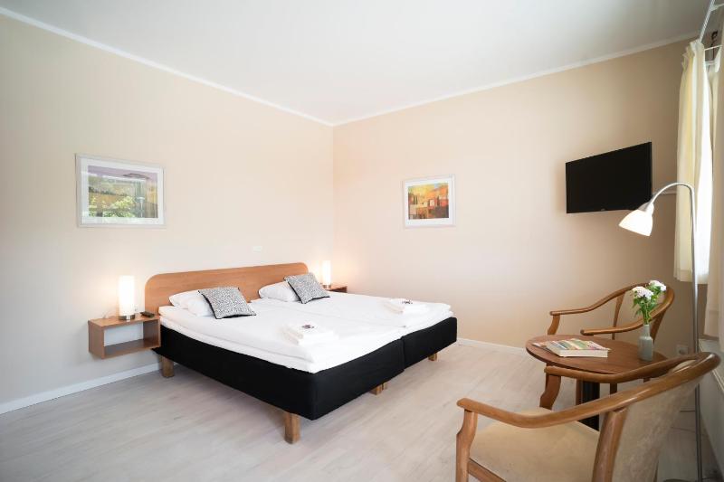 Double Room image 1
