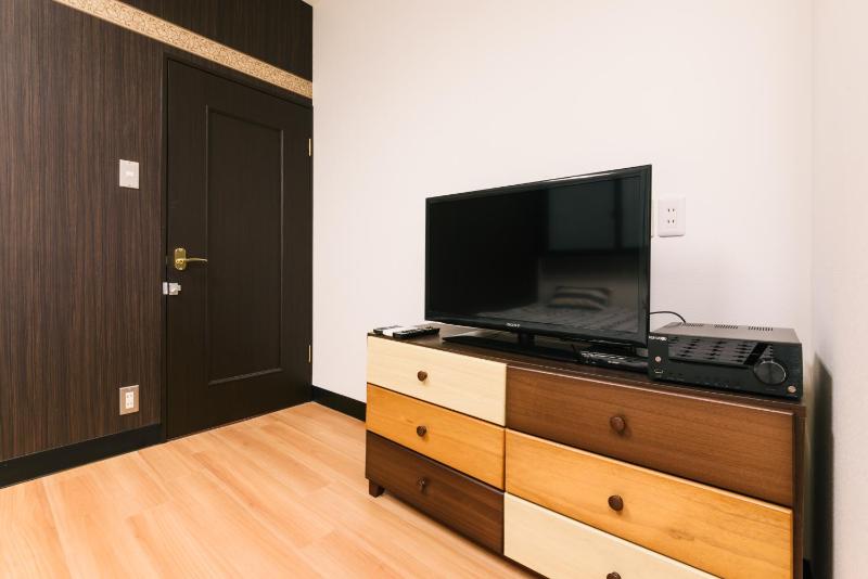 Superior Family Room image 2