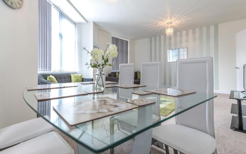 Two-Bedroom Apartment Ensuite  image 4
