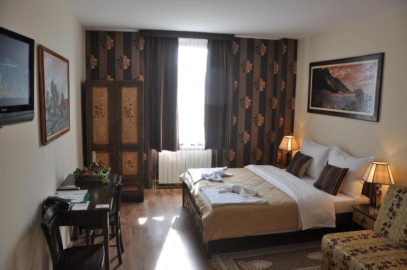 Triple Room image 2