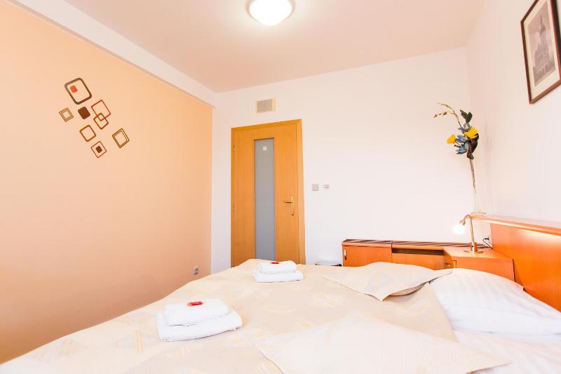 Double or Twin Room image 3