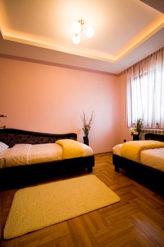 One-Bedroom Apartment image 3