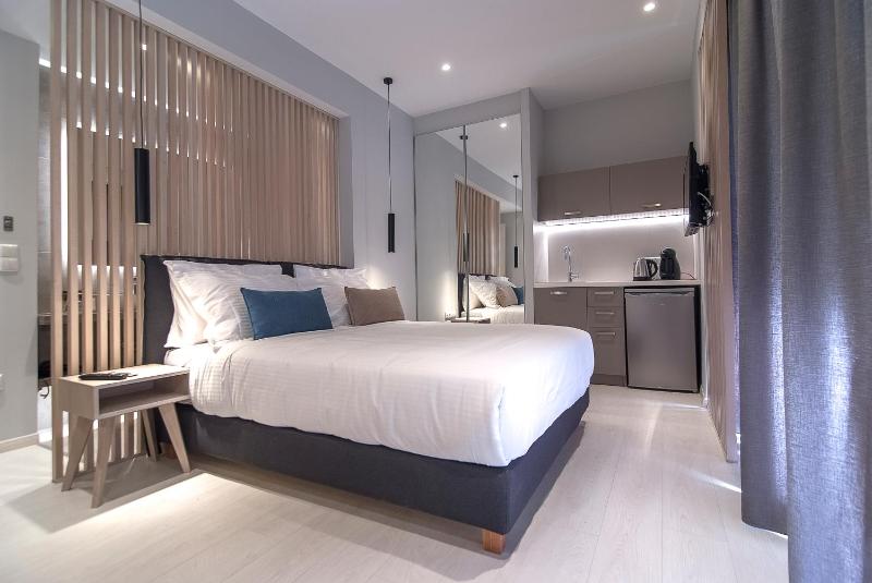 Standard Double Room with Balcony image 4