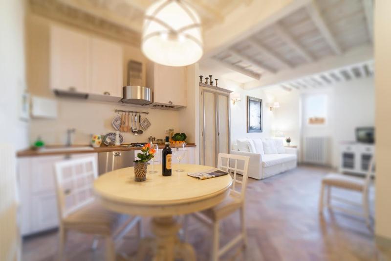 Charming loft near Ponte Vecchio - image 1