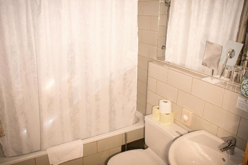Triple Room image 2