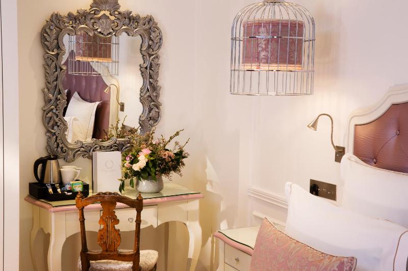 Deluxe Double Room with Spa Bath  image 4