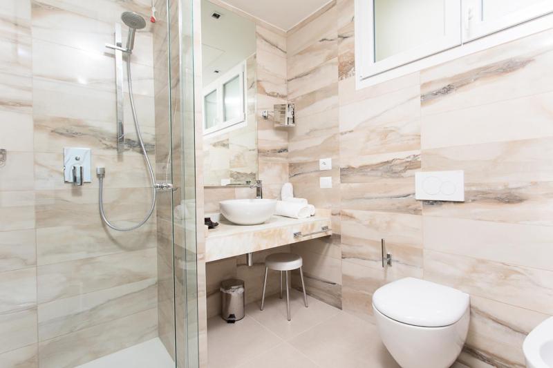 Junior Suite with Sea View (1 Adult) image 2