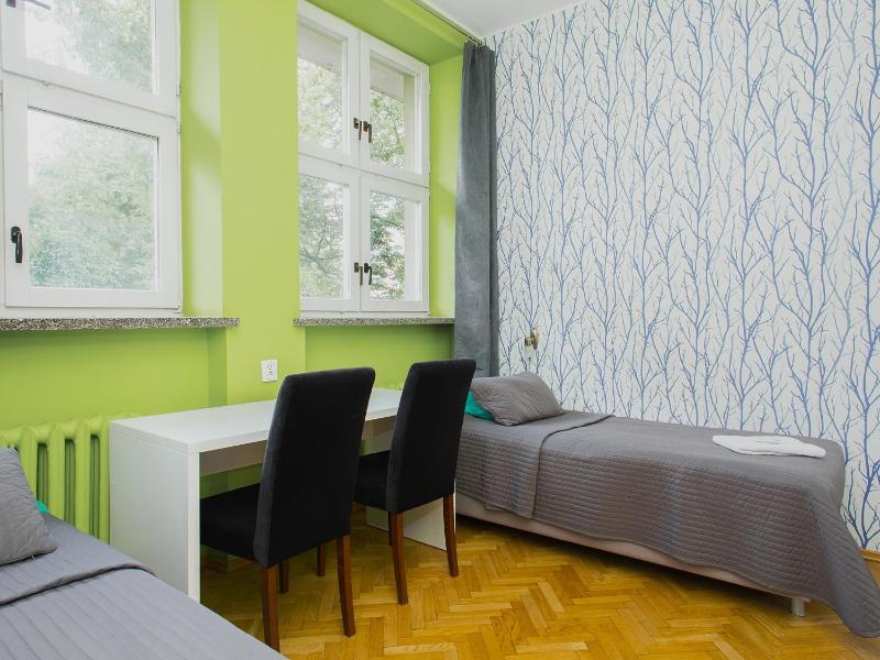 Twin Room with Shared Bathroom image 3