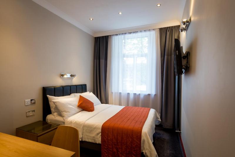 En-Suite Double Room image 1