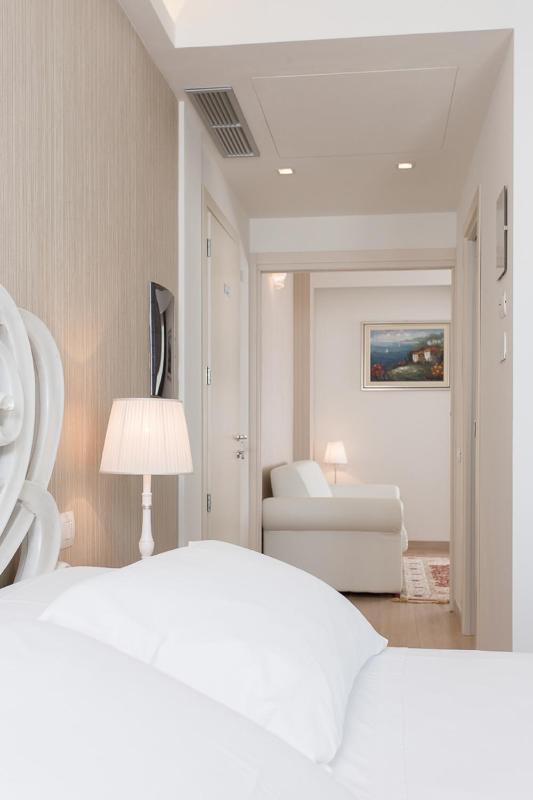 Suite with Sea View (4 Adults) image 4