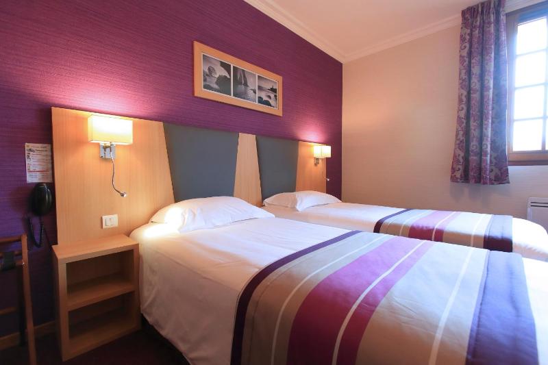 Superior Twin Room image 1