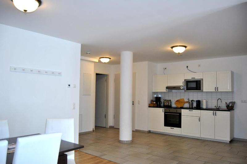 Executive Two-Bedroom Apartment - 124 (Nikolaistr.20) image 4