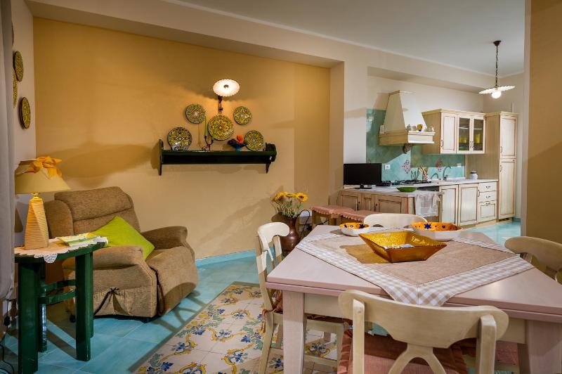 One-Bedroom House image 2