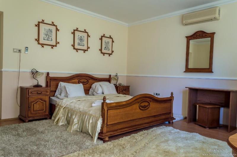 Two-Bedroom Suite image 2