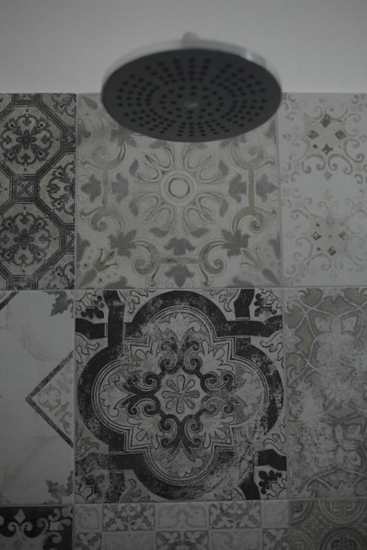 Deluxe Room image 3