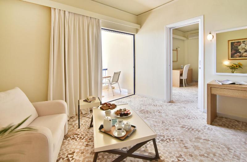 Senior Suite image 3