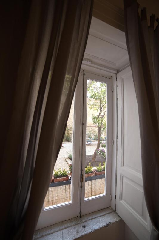 Triple Room with Garden View image 2