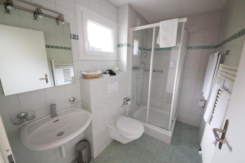 Double or Twin Room with Lake View image 2