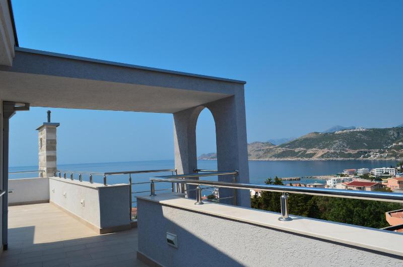 Suite with Terrace and Sea View image 1