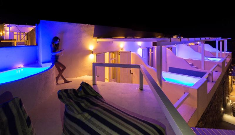 Superior Room with side sea view and mini plunge pool image 1