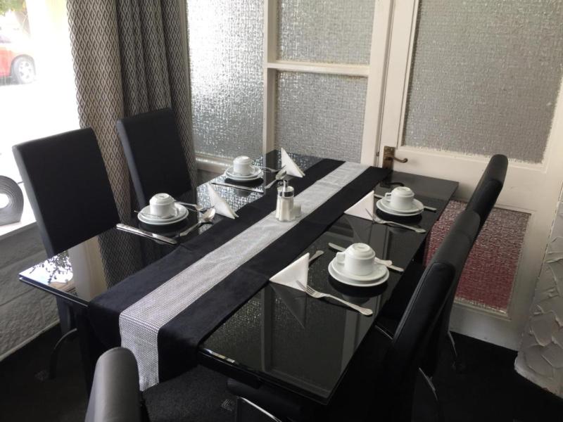Four Seasons Guest House - image 8