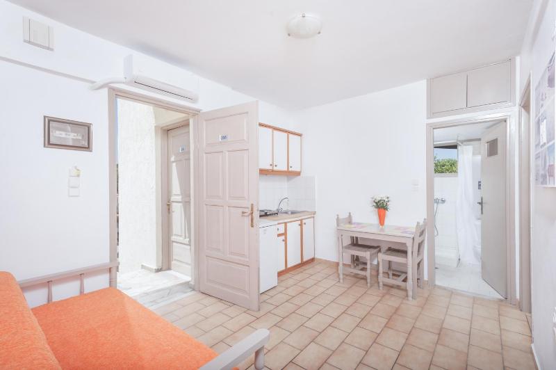 Panorama-Seaview Studios & Apartments - image 5