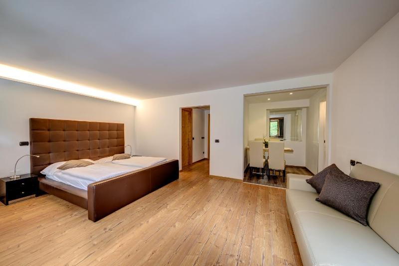 Suite image 4