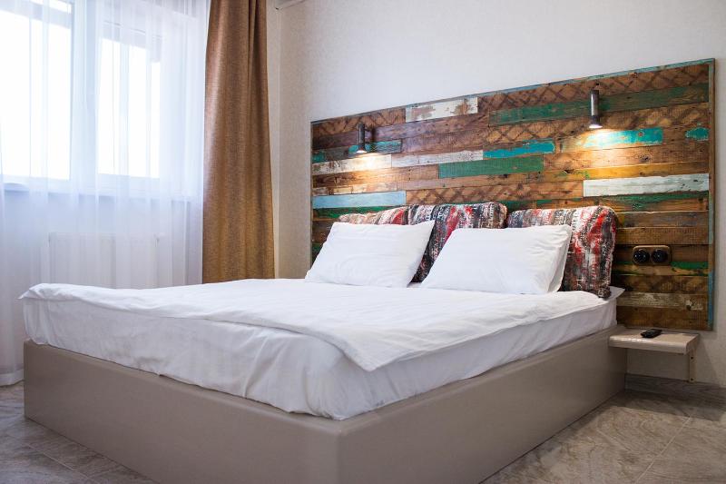 One-Bedroom Apartment image 3