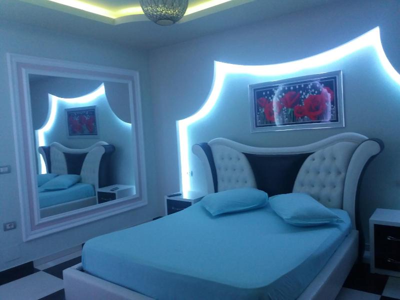 Deluxe Twin Room image 2