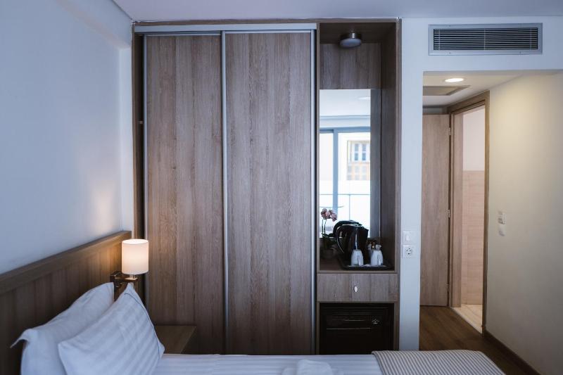 Standard Double or Twin Room with Extra Bed image 2