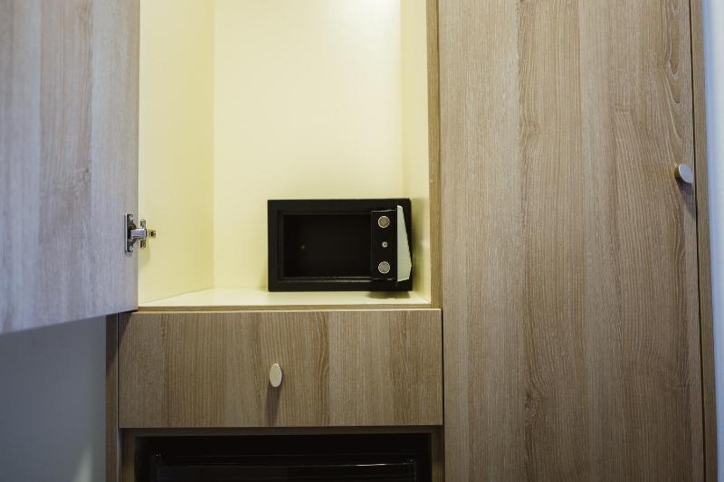 Standard Single Room image 2