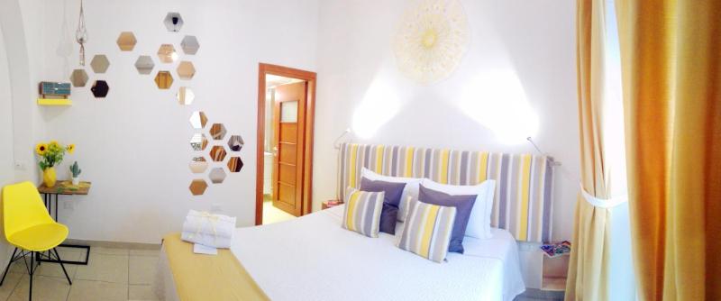 Double Room with Balcony image 3