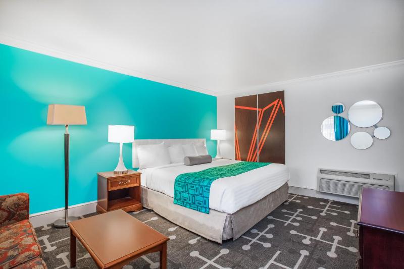 King Room- Non-Smoking image 2
