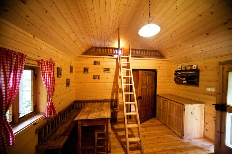 One-Bedroom Apartment image 2