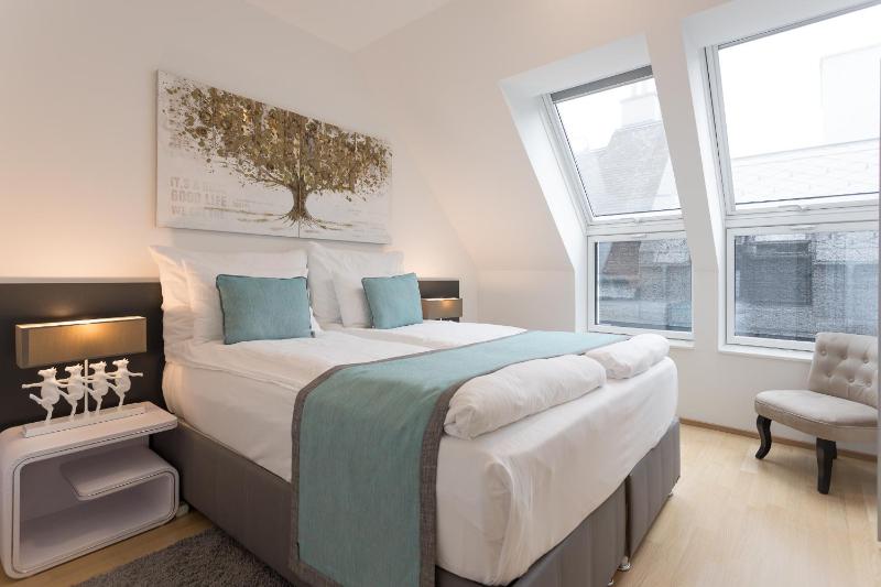 Mar Suite Apartments - Center - image 11