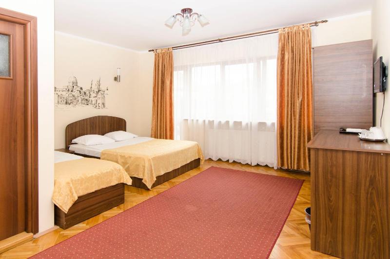 Family Room image 2