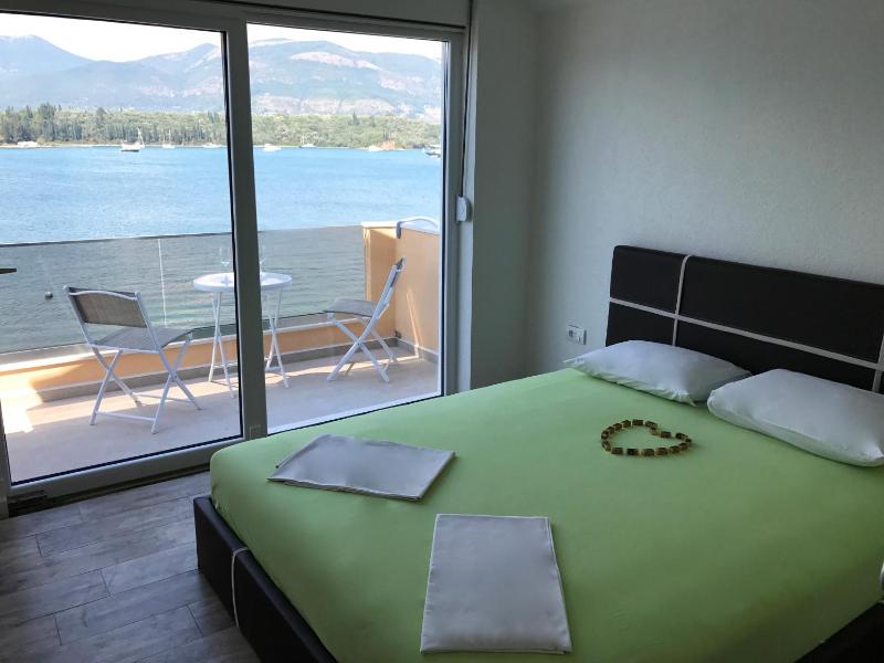Superior Apartment with Sea View image 2