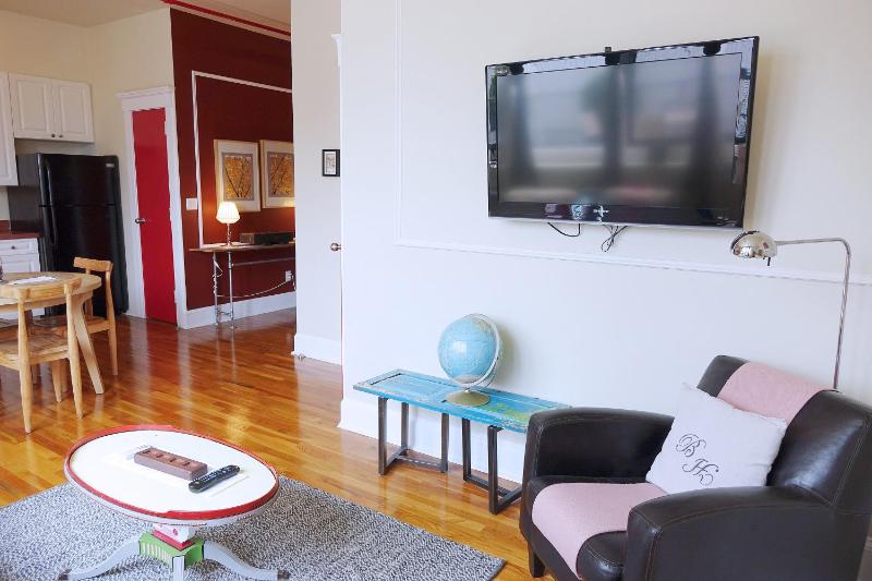 One-Bedroom Suite with Terrace image 4