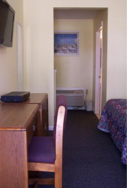Double Room with Two Double Beds image 3