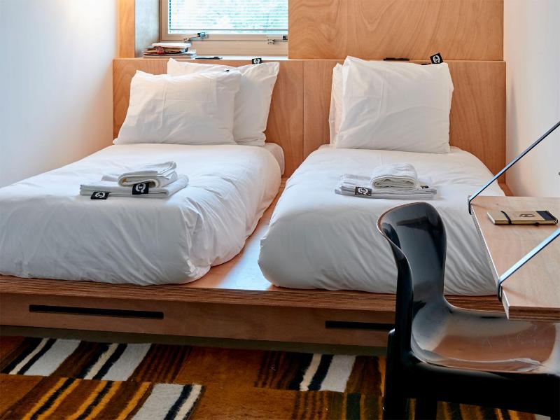 Q-Factory Hotel - image 7